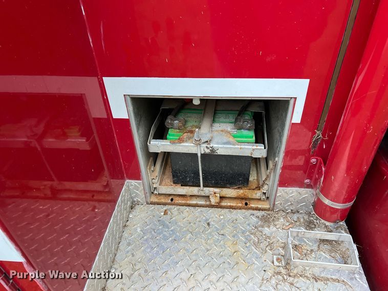 image for item NA9076 1987 Ford F800  pumper fire truck