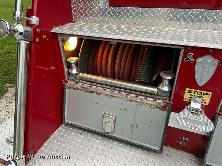 image for item NA9076 1987 Ford F800  pumper fire truck