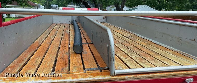 image for item NA9076 1987 Ford F800  pumper fire truck