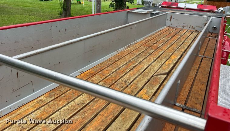 image for item NA9076 1987 Ford F800  pumper fire truck