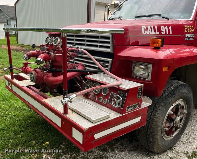 image for item NA9076 1987 Ford F800  pumper fire truck