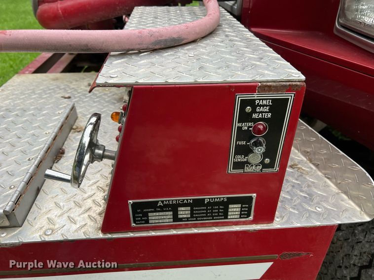 image for item NA9076 1987 Ford F800  pumper fire truck