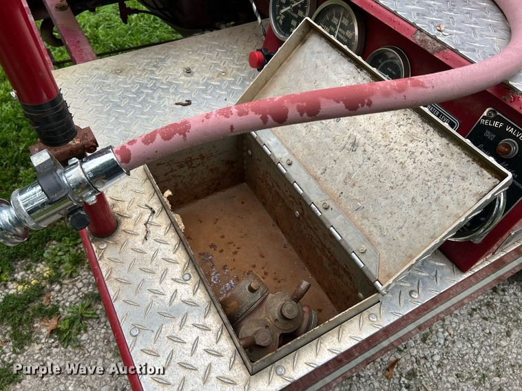 image for item NA9076 1987 Ford F800  pumper fire truck