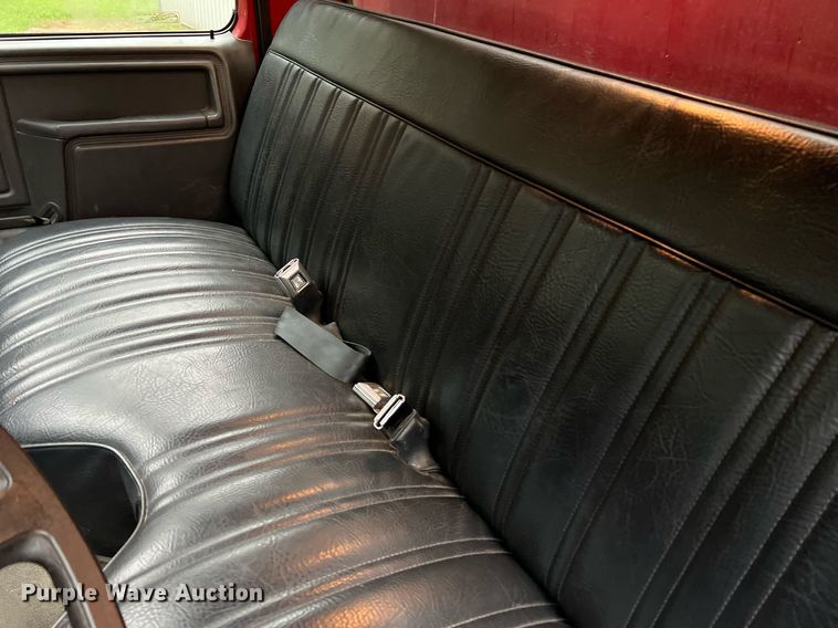 image for item NA9076 1987 Ford F800  pumper fire truck