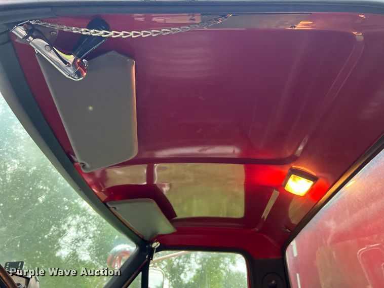 image for item NA9076 1987 Ford F800  pumper fire truck