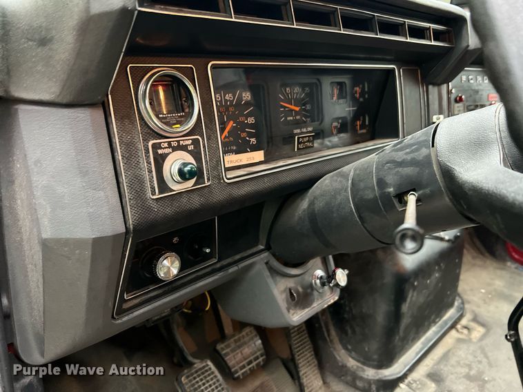 image for item NA9076 1987 Ford F800  pumper fire truck