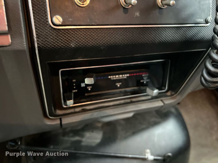 image for item NA9076 1987 Ford F800  pumper fire truck