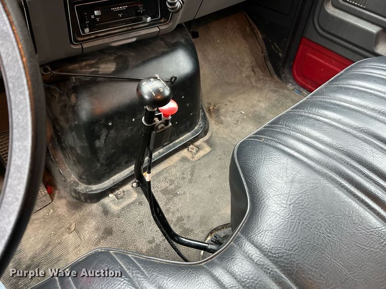 image for item NA9076 1987 Ford F800  pumper fire truck