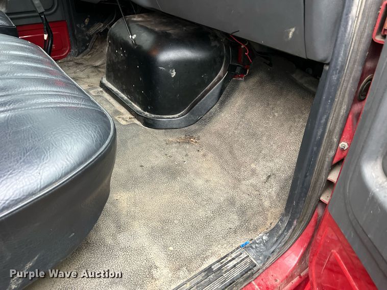 image for item NA9076 1987 Ford F800  pumper fire truck