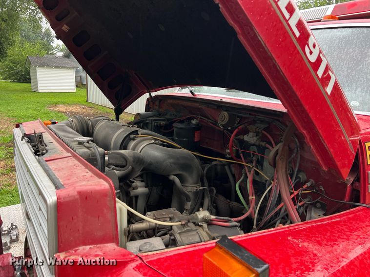 image for item NA9076 1987 Ford F800  pumper fire truck