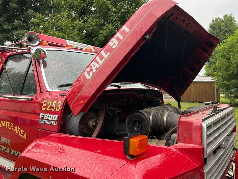 image for item NA9076 1987 Ford F800  pumper fire truck