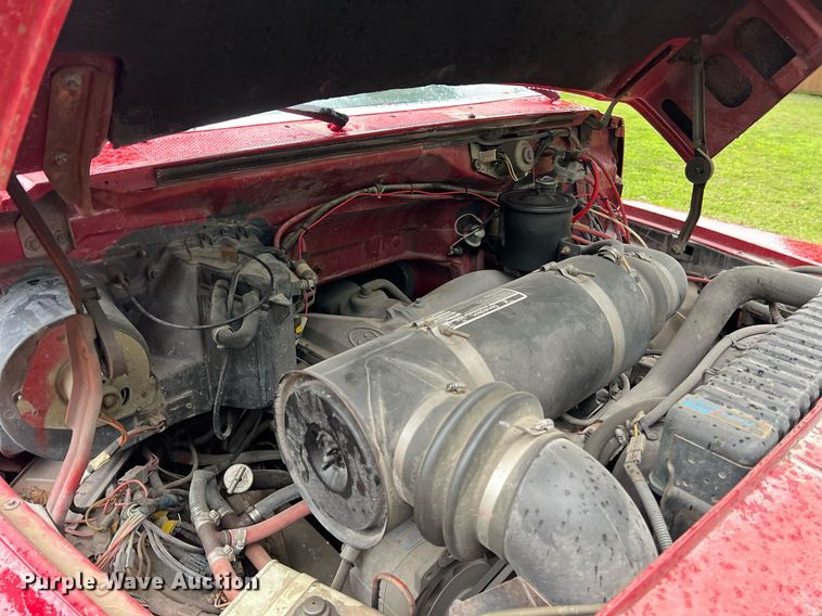 image for item NA9076 1987 Ford F800  pumper fire truck