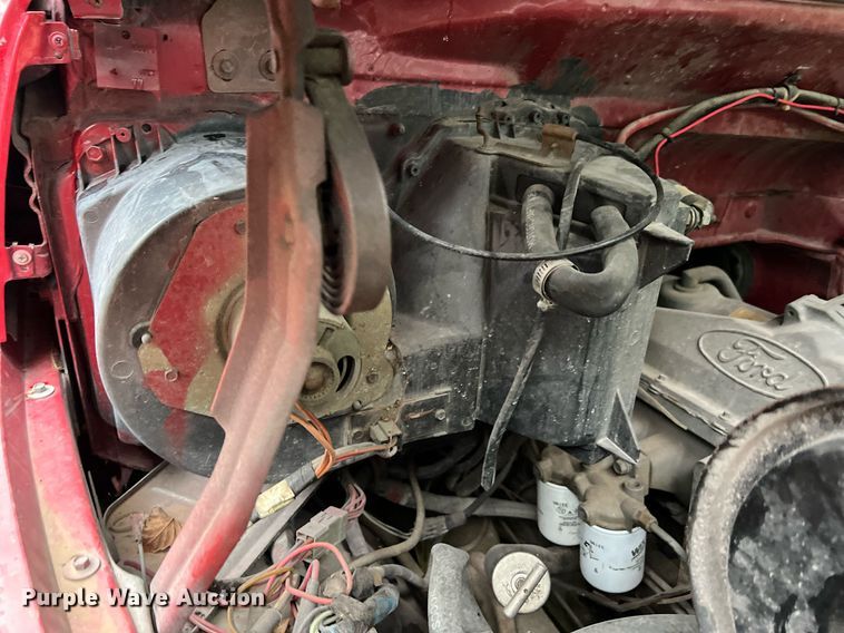 image for item NA9076 1987 Ford F800  pumper fire truck