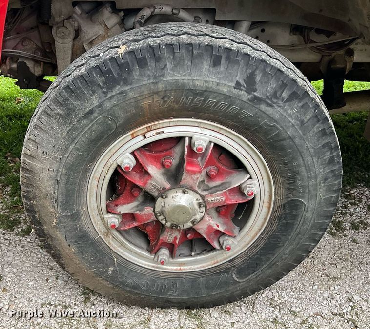 image for item NA9076 1987 Ford F800  pumper fire truck