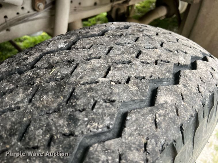 image for item NA9076 1987 Ford F800  pumper fire truck