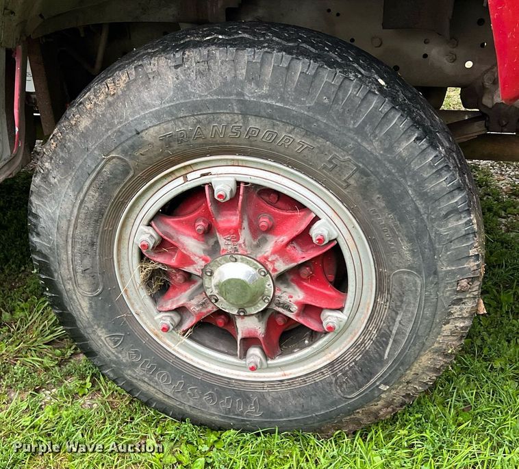 image for item NA9076 1987 Ford F800  pumper fire truck