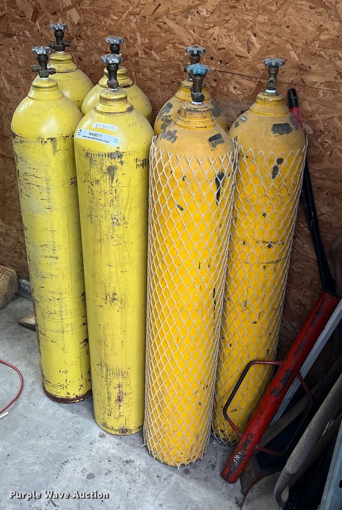 image for item NA9077 (7) oxygen tanks
