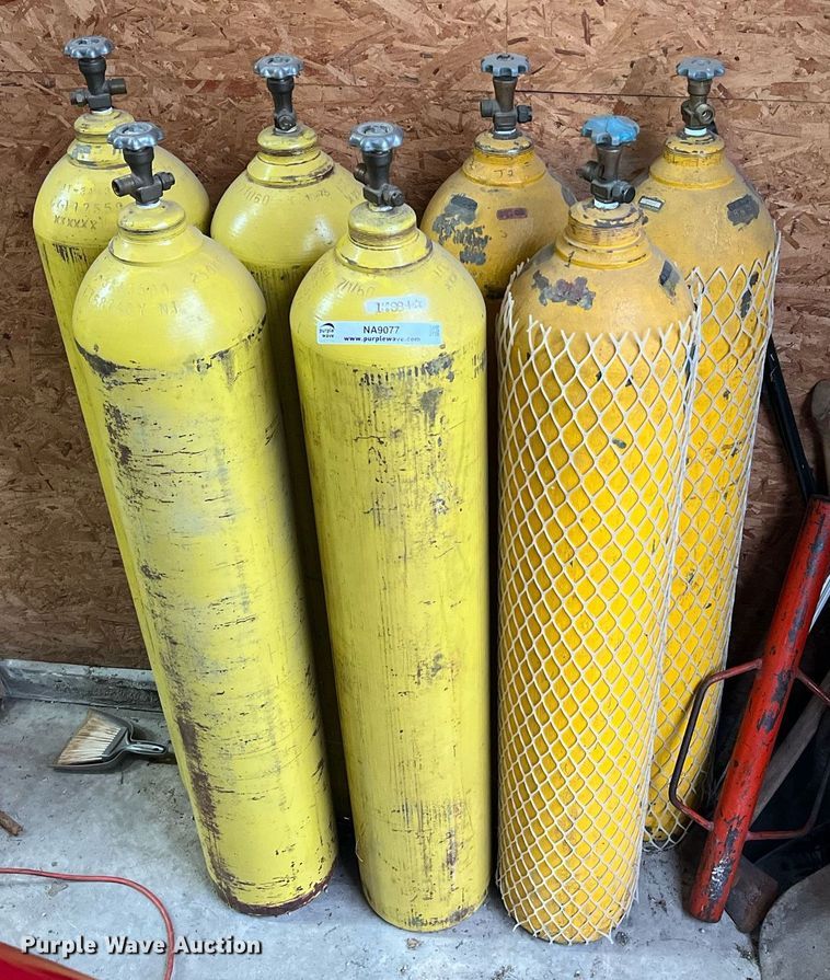 image for item NA9077 (7) oxygen tanks