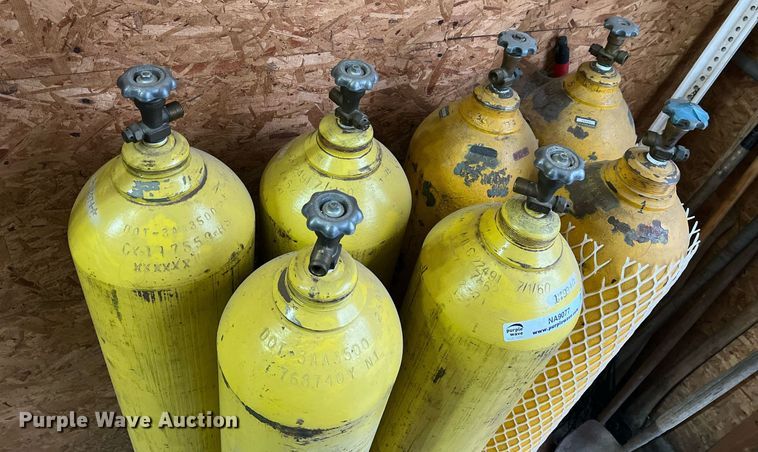 image for item NA9077 (7) oxygen tanks