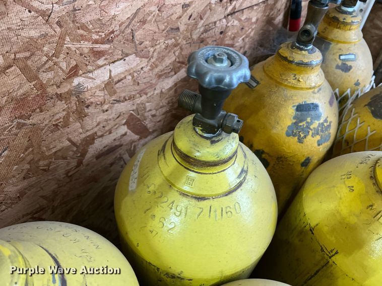 image for item NA9077 (7) oxygen tanks