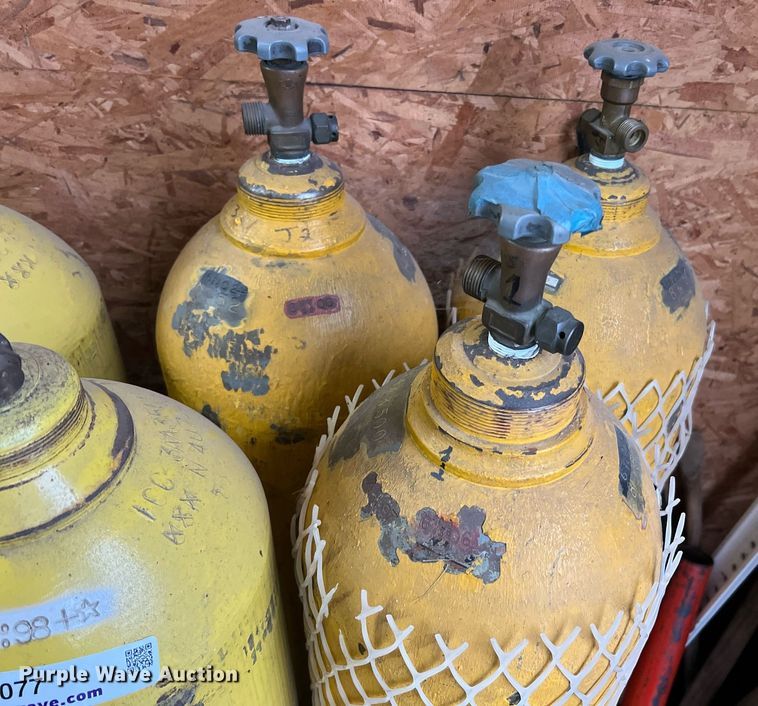 image for item NA9077 (7) oxygen tanks