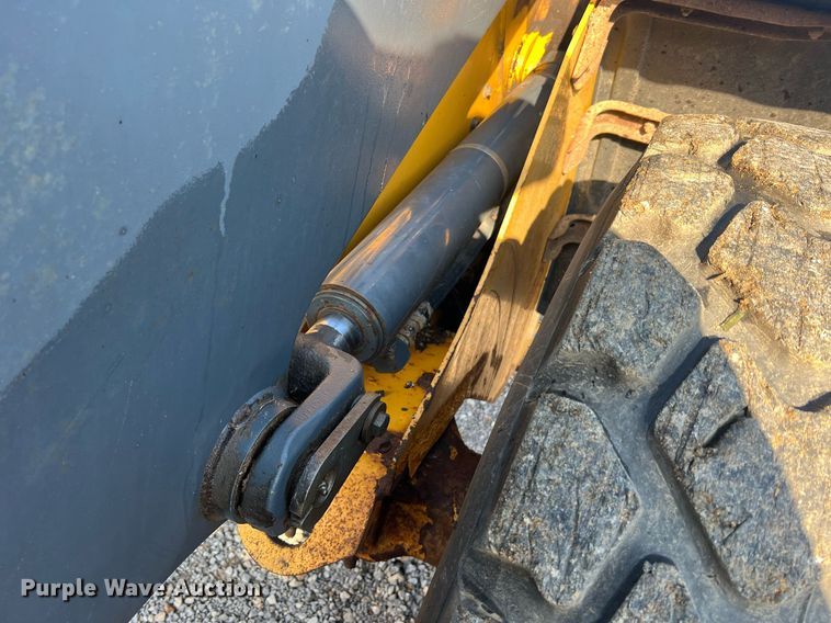 image for item NA9084 2006 John Deere 444J  high lift wheel loader