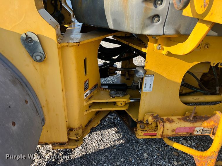 image for item NA9084 2006 John Deere 444J  high lift wheel loader