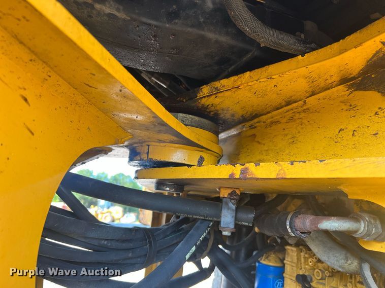 image for item NA9084 2006 John Deere 444J  high lift wheel loader