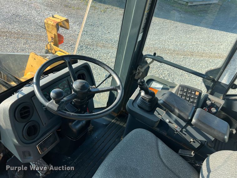 image for item NA9084 2006 John Deere 444J  high lift wheel loader