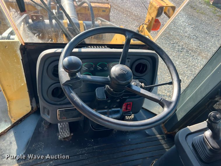 image for item NA9084 2006 John Deere 444J  high lift wheel loader