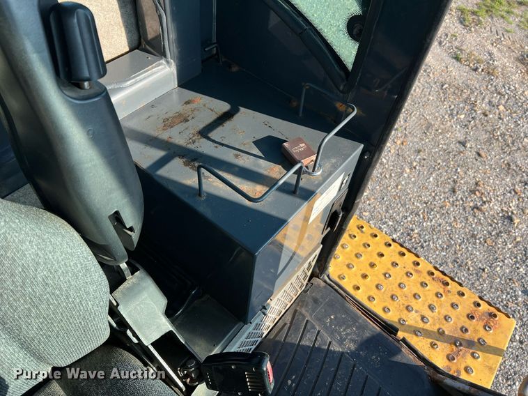 image for item NA9084 2006 John Deere 444J  high lift wheel loader