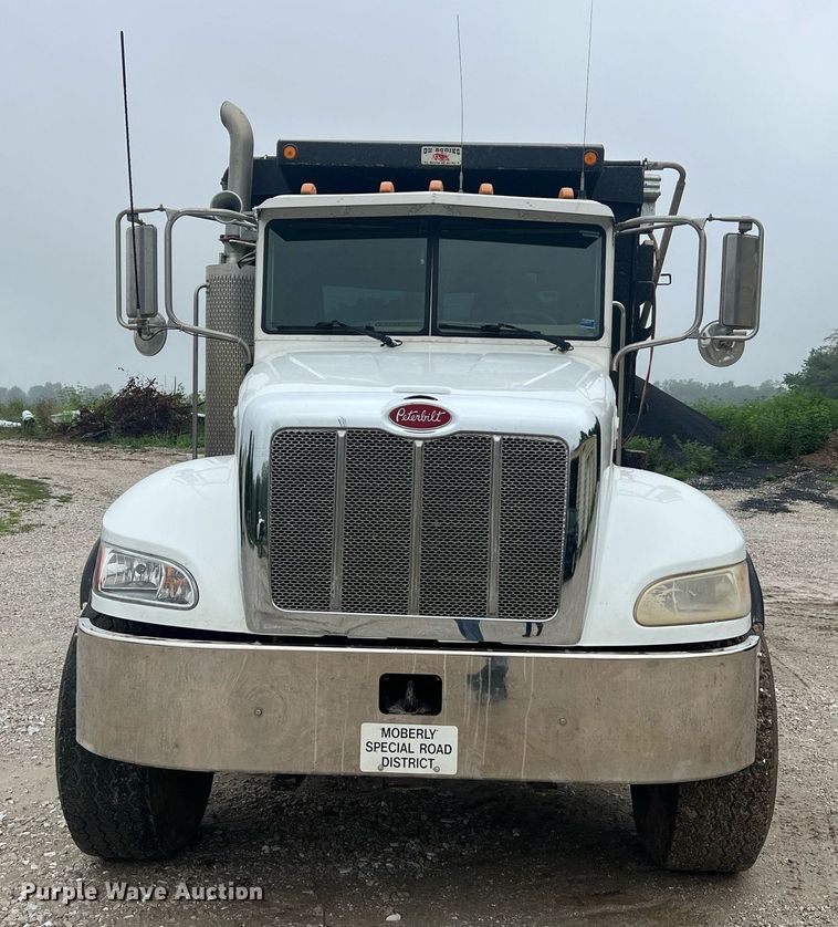 image for item NI9020 2007 Peterbilt 335  dump truck