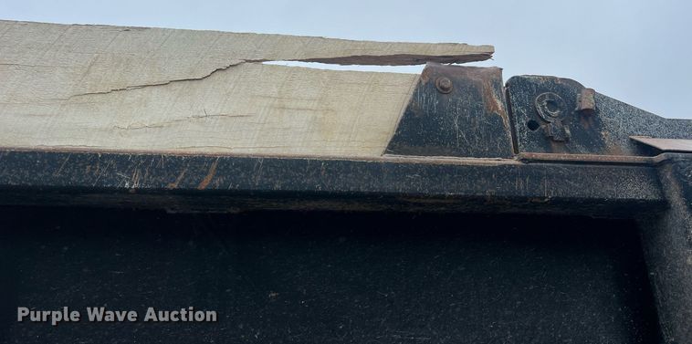 image for item NI9020 2007 Peterbilt 335  dump truck