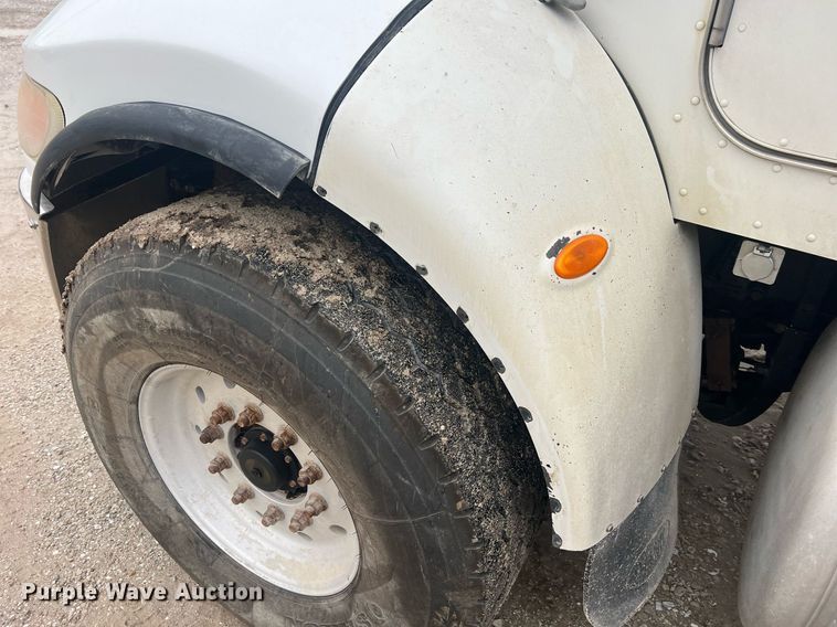 image for item NI9020 2007 Peterbilt 335  dump truck