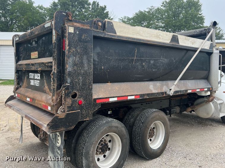 image for item NI9020 2007 Peterbilt 335  dump truck