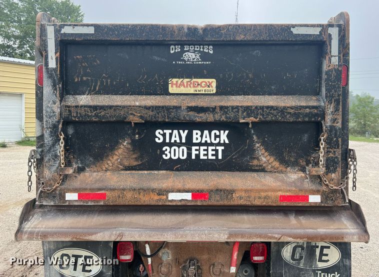 image for item NI9020 2007 Peterbilt 335  dump truck