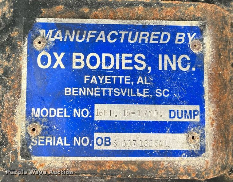 image for item NI9020 2007 Peterbilt 335  dump truck