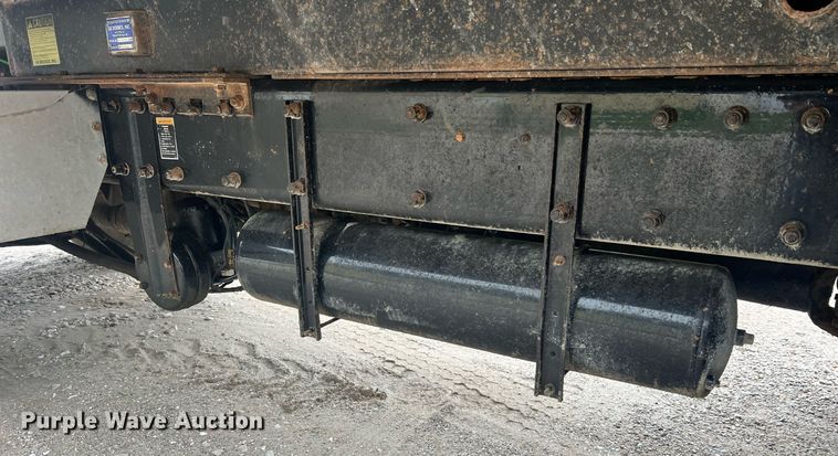 image for item NI9020 2007 Peterbilt 335  dump truck