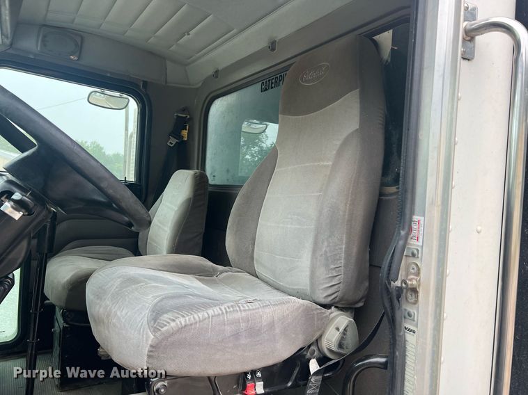 image for item NI9020 2007 Peterbilt 335  dump truck