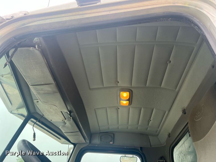 image for item NI9020 2007 Peterbilt 335  dump truck