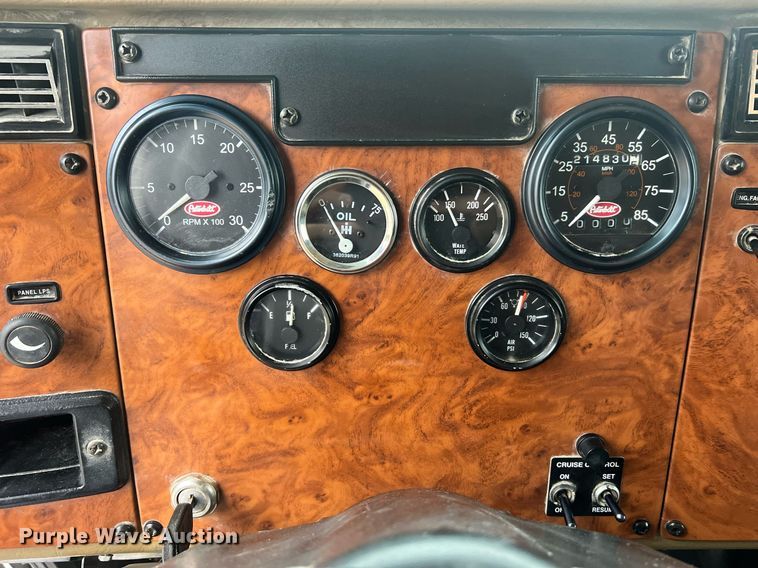 image for item NI9020 2007 Peterbilt 335  dump truck