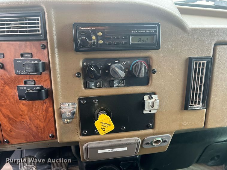 image for item NI9020 2007 Peterbilt 335  dump truck