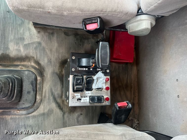 image for item NI9020 2007 Peterbilt 335  dump truck