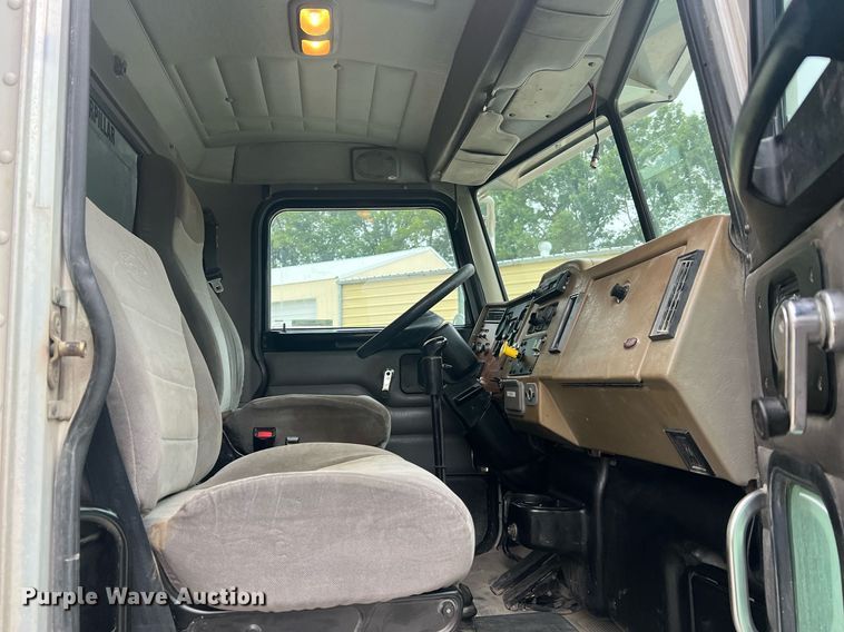 image for item NI9020 2007 Peterbilt 335  dump truck