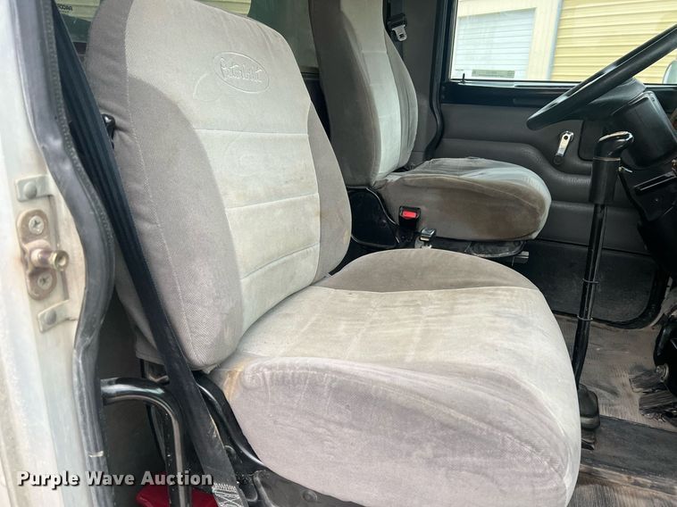 image for item NI9020 2007 Peterbilt 335  dump truck