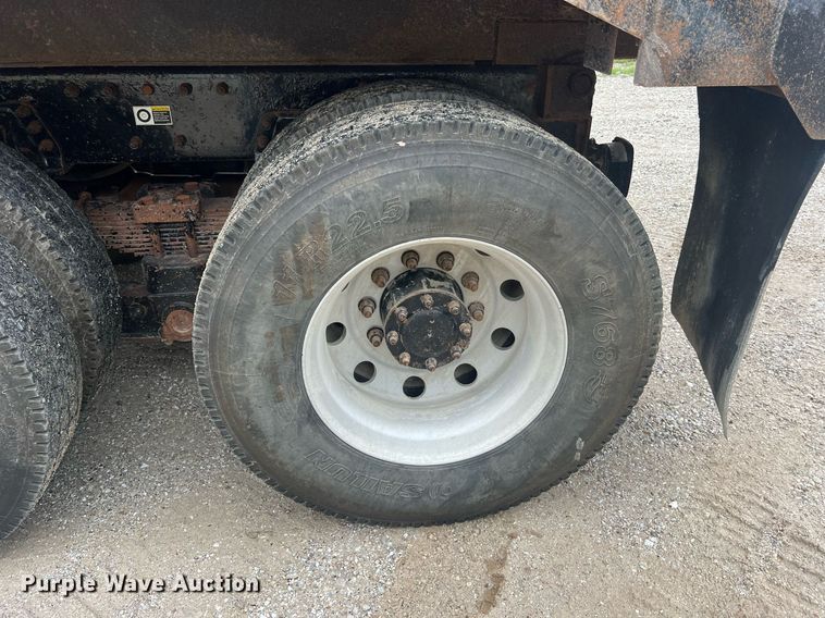 image for item NI9020 2007 Peterbilt 335  dump truck