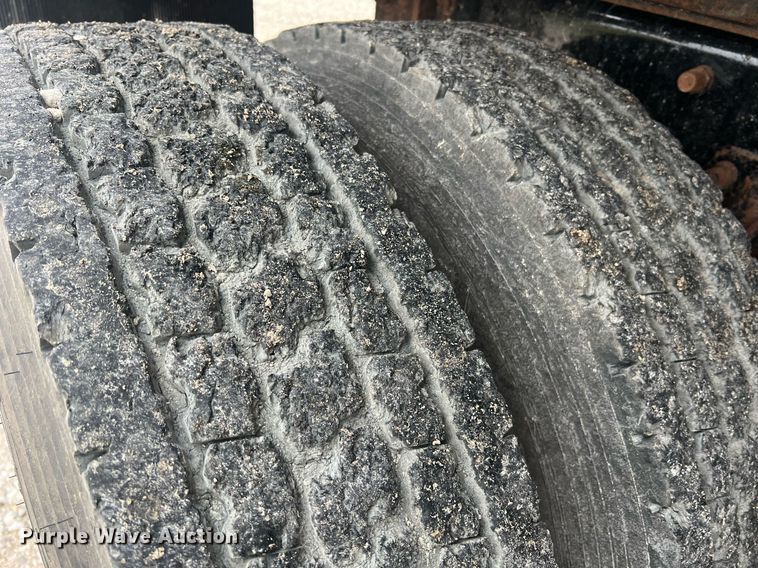 image for item NI9020 2007 Peterbilt 335  dump truck