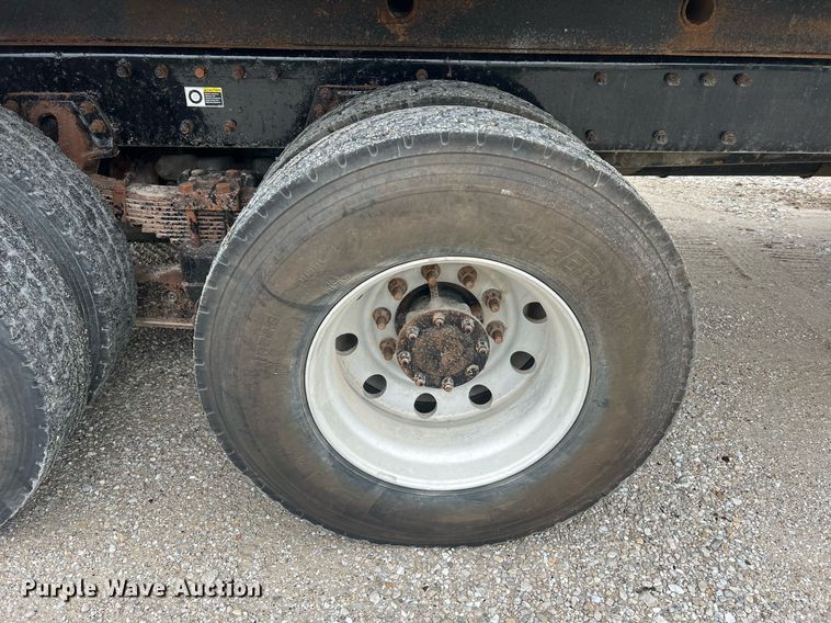 image for item NI9020 2007 Peterbilt 335  dump truck