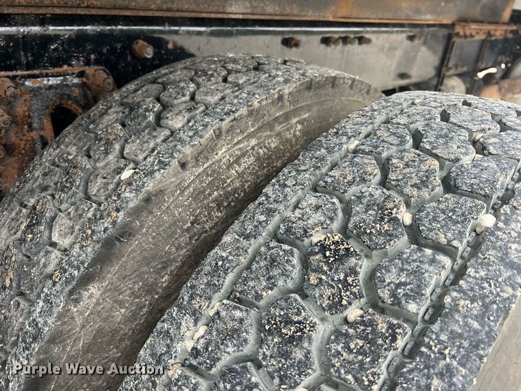 image for item NI9020 2007 Peterbilt 335  dump truck