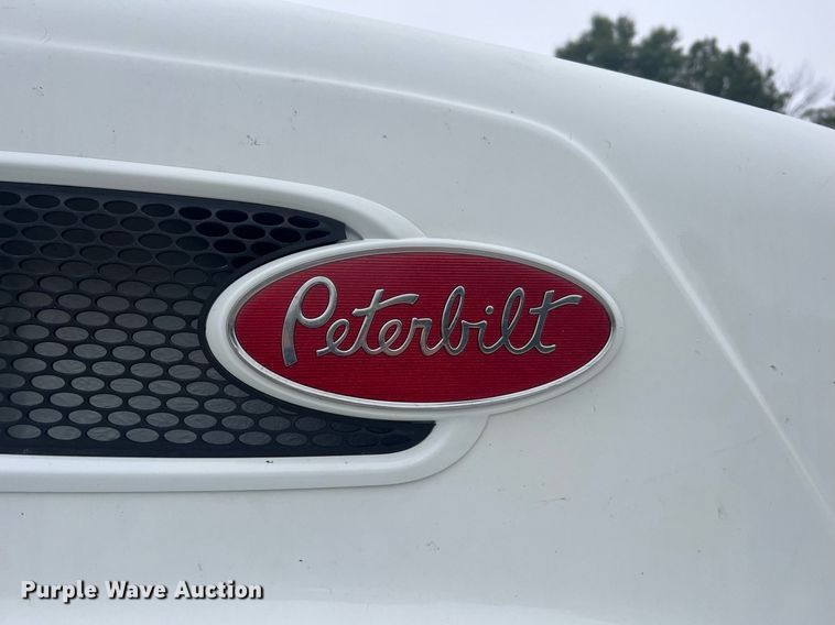 image for item NI9020 2007 Peterbilt 335  dump truck